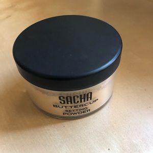 Sacha Buttercup Loose setting powder